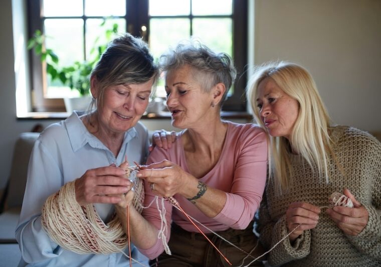 senior-women-knitting